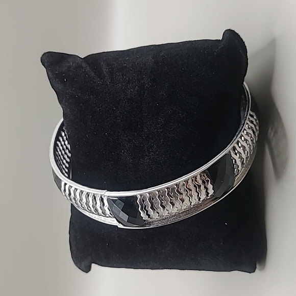 Silver tone bangle with black faux stones - Picture 1 of 4